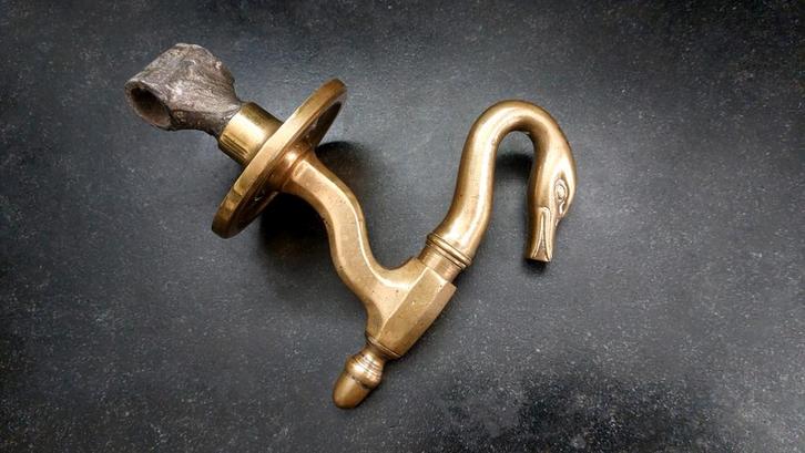 Oude koperen zwaan kraan, Doe-het-zelf en Verbouw, Sanitair, Gebruikt, Kraan, Koper, Ophalen of Verzenden