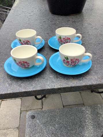 4 delig kop en schotelset beschikbaar voor biedingen