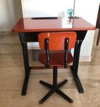 Lessenaar met stoel, Ophalen, Gebruikt, Bureau