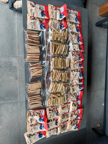 Flink pakket hondensnacks! beschikbaar voor biedingen