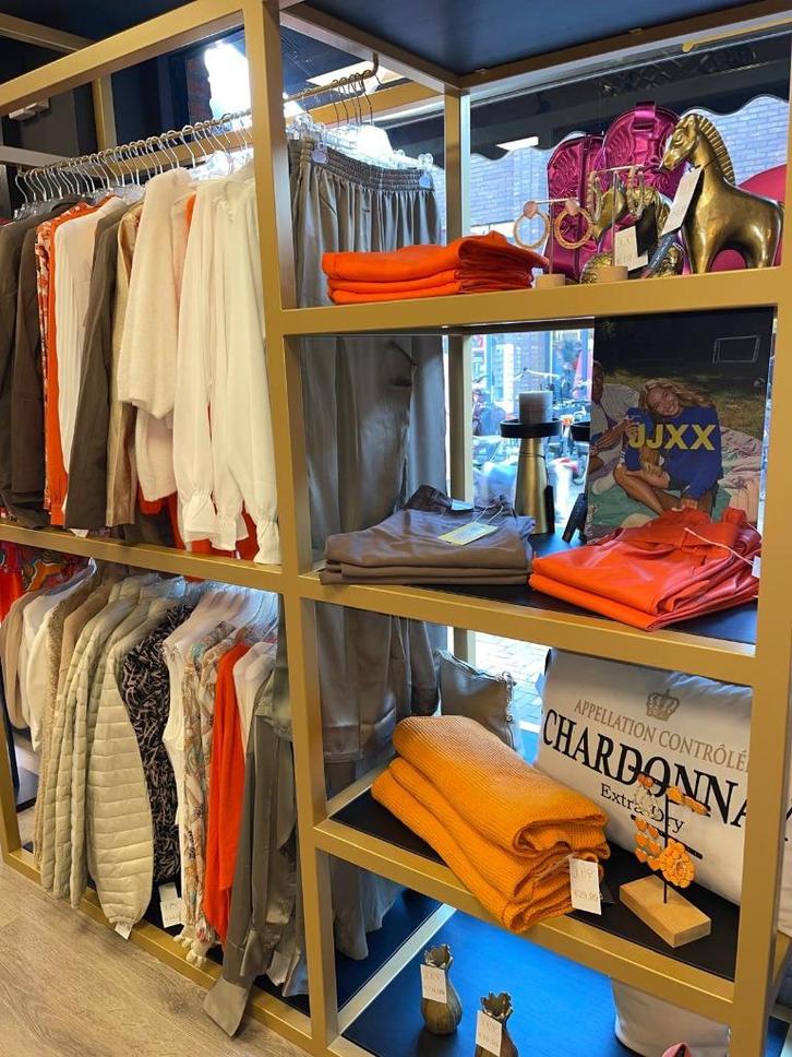 Winkelinrichting Gouden Kledingrekken Vakkenkast Stelling, Kleding | Dames, Kledingrekken, Zo goed als nieuw, Ophalen