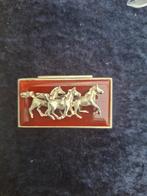 Pillendoosje Carneool paarden, Ophalen