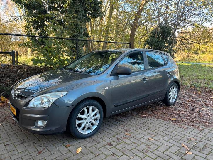Hyundai i30 1.6 I Cvvt 5DR AUT 2008 Grijs, Auto's, Hyundai, Bedrijf, i30, ABS, Airbags, Airconditioning, Boordcomputer, Centrale vergrendeling
