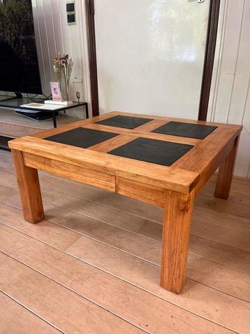 Houten salontafel met natuursteen (leisteen) beschikbaar voor biedingen