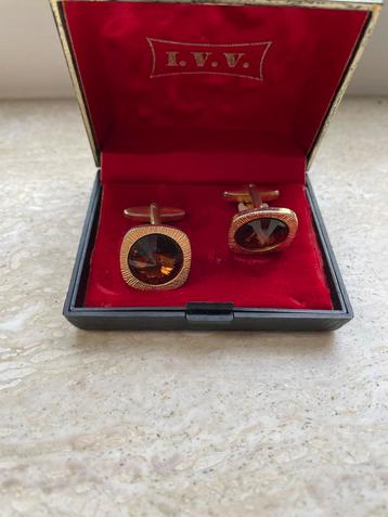 Mooie manchetknopen beschikbaar voor biedingen