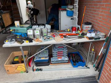 GARAGE VERKOOP | van alles wat | schroeven sloten etc beschikbaar voor biedingen