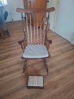 Oude schommelstoel met stoof en zitkussen, Ophalen of Verzenden