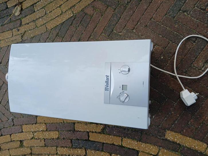 Vaillant MAG 11 2/0 L Badgeiser, Doe-het-zelf en Verbouw, Geisers en Boilers, Gebruikt, Geiser, Aardgas, Minder dan 20 liter, Onbekend