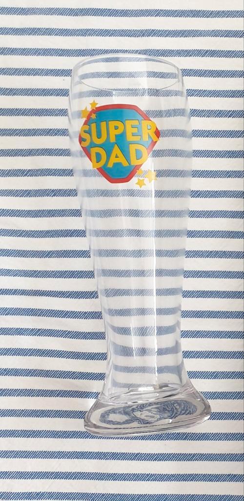 Bierglas superdad, Verzamelen, Biermerken, Zo goed als nieuw, Glas of Glazen, Overige merken, Ophalen of Verzenden