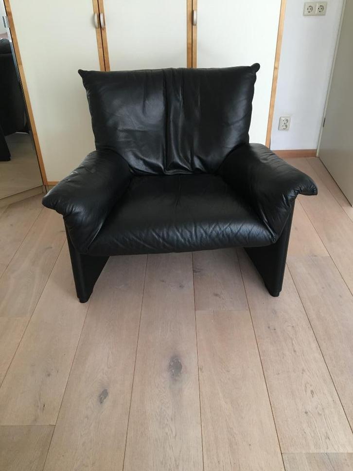 Cassina Palmaria fauteuil van Vico Magistretti, Huis en Inrichting, Fauteuils, Zo goed als nieuw, Leer, 100 tot 125 cm, 75 tot 100 cm