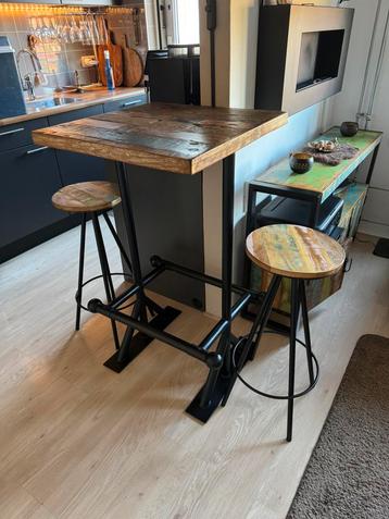 Nieuwstaat Barset massief gerecycled hout 3-delig beschikbaar voor biedingen
