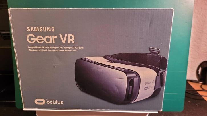 Nieuw in doos. Samsung Gear VR bril. SM-R322. Oculus, Spelcomputers en Games, Virtual Reality, Nieuw, Telefoon, Ophalen of Verzenden