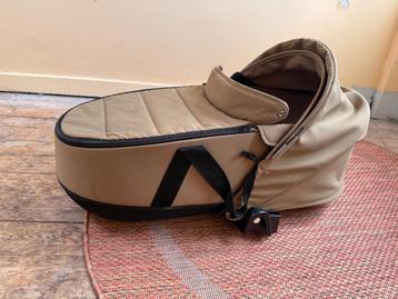 Beige/bruine YOYO reiswieg + adapters beschikbaar voor biedingen