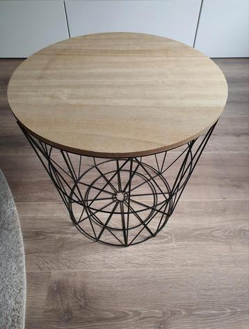 Stalen Mand met Deksel - Bijzettafel 39 cm hoog. beschikbaar voor biedingen