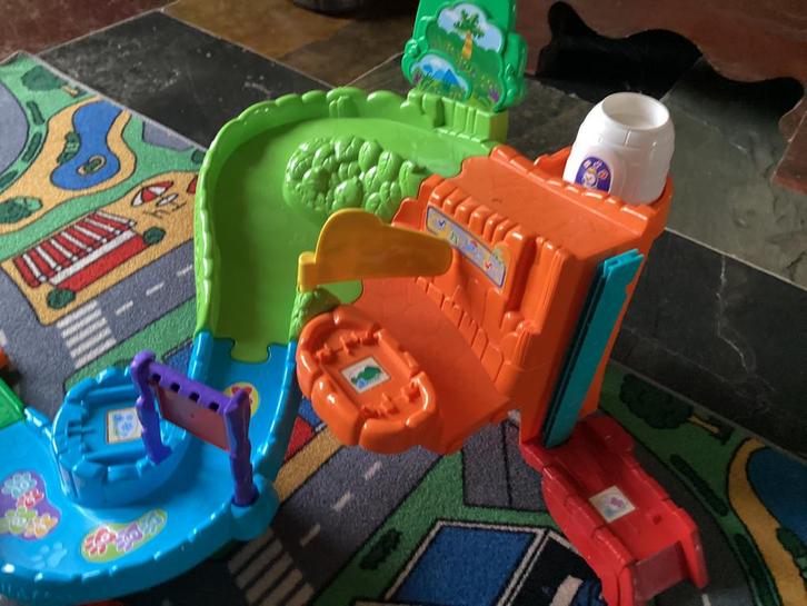 VTech dierentuin draai en tuimeleiland en diversen autootjes, Kinderen en Baby's, Speelgoed | Vtech, Zo goed als nieuw, Ophalen of Verzenden