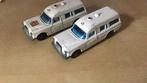 MATCHBOX MERCEDES AMBULANCE LOT 2 x NU SAMEN 7 EURO, Hobby en Vrije tijd, Modelauto's | 1:43, Ophalen of Verzenden, Gebruikt, Auto