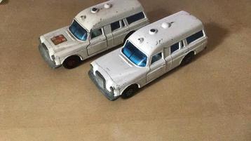 MATCHBOX MERCEDES AMBULANCE LOT 2 x NU SAMEN 7 EURO beschikbaar voor biedingen