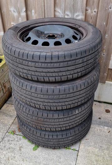 Stalen Velgen met Zomerbanden 205/55/r16 beschikbaar voor biedingen
