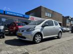 Toyota Aygo 1.0-12V + | 12 MAANDEN GARANTIE, Voorwielaandrijving, Gebruikt, Metallic lak, 4 stoelen