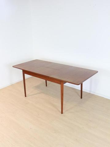 pastoe eettafel vintage beschikbaar voor biedingen