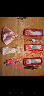 4 Barbiepoppen en Ken met extra kleding en schoenen, Ophalen of Verzenden, Zo goed als nieuw, Barbie