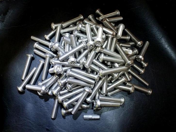 120 Veiligheidsbouten RVS A4 kwaliteit met speciaal bitje., Doe-het-zelf en Verbouw, IJzerwaren en Bevestigingsmiddelen, Nieuw