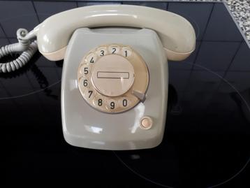 TELEFOON PTT TYPE 65 83-12 VINTAGE DRAAISCHIJF beschikbaar voor biedingen
