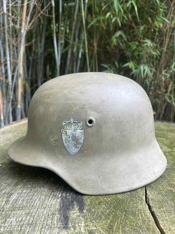 Duitse helm WO2 beschikbaar voor biedingen