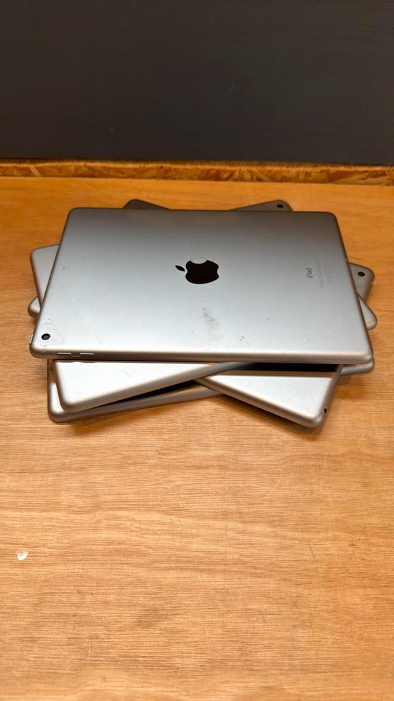 Apple ipad 6e, 7e en 8e generatie, 32GB, Computers en Software, Apple iPads, Zo goed als nieuw, Apple iPad, 10 inch, 32 GB, Ophalen of Verzenden
