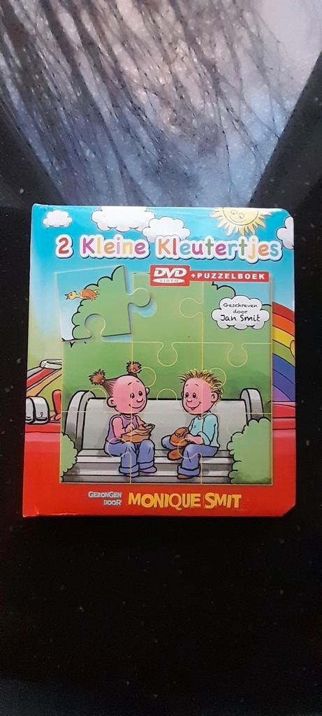 Te koop boek: 2 kleine kleutertjesmet cd en puzzels, Boeken, Kinderboeken | Baby's en Peuters, Zo goed als nieuw, Ophalen of Verzenden