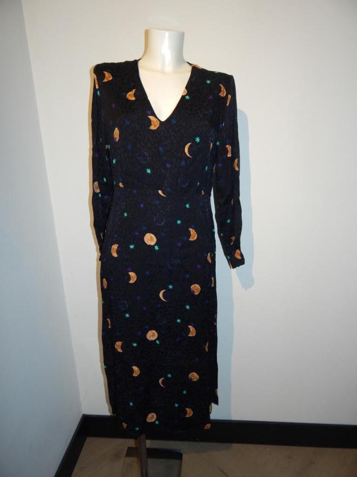 Fabienne Chapot zwarte jurk nacht print motief kleur M, Kleding | Dames, Jurken, Zo goed als nieuw, Maat 38/40 (M), Zwart, Onder de knie