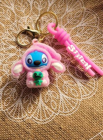 Stitch in een fluffy pakje sleutelhanger  beschikbaar voor biedingen