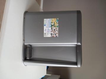 Duo Pedal Bin 2 Compartments beschikbaar voor biedingen