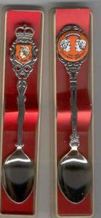 set theelepeltjes, 2 verschillende, Juliana / Beatrix 1980, Ophalen of Verzenden, Nieuw, Speld(je) of Lepel(tje)