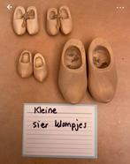 Nieuwe houten mini klompjes voor poppen, Verzamelen, Poppen, Ophalen of Verzenden, Nieuw, Pop
