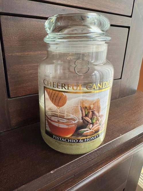 geurkaars Cheerful Candle Pistachio & Honey grote pot, Huis en Inrichting, Woonaccessoires | Kandelaars en Kaarsen, Gebruikt, Kaars