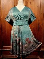prachtige jurk groen met aparte print 48-50, Kleding | Dames, Ophalen of Verzenden, Nieuw, Groen, Jurk