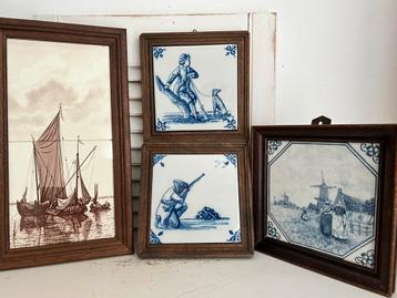 Vier schilderijtjes met tegels schepen figuren molen beschikbaar voor biedingen