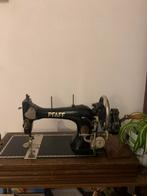 Vintage Pfaff naaimachine - lichte beschadiging, Antiek en Kunst, Antiek | Naaimachines, Ophalen