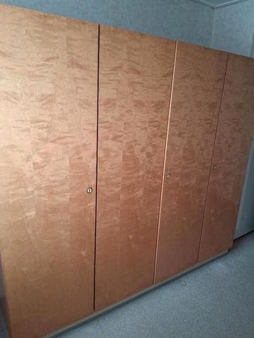 VINTAGE Mooie 4-deurs kledingkast – Duits/Hollands vintage m beschikbaar voor biedingen
