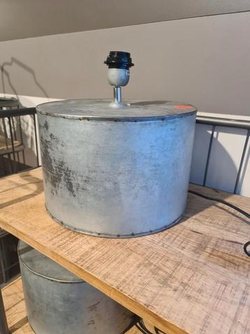 Nieuwe By-Boo industriële tafellamp zink 30x30x30cm €35p/st beschikbaar voor biedingen