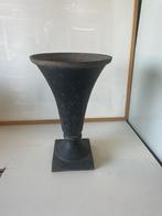 Vaas zwaar gietijzer 38cm H €50, Antiek en Kunst, Curiosa en Brocante, Ophalen