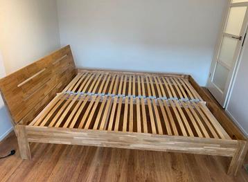  Te koop: Houten bedframe - In zeer goede staat!