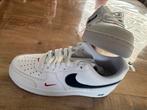 Nike Air Force 1 maat 42 - Special Edition blue red, Kleding | Heren, Schoenen, Blauw, Nike, Nieuw, Ophalen of Verzenden