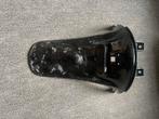 Piaggio zip forged carbon achterspatbord, Ophalen