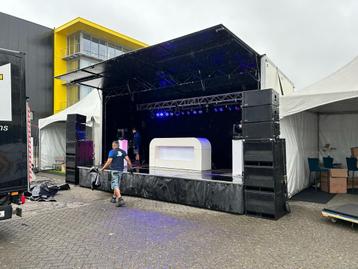podiumwagen beschikbaar voor biedingen