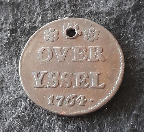 duit Overijssel 1764 kleine cijfers en gaatje, Postzegels en Munten, Munten | Nederland, Losse munt, Overige waardes, Vóór koninkrijk
