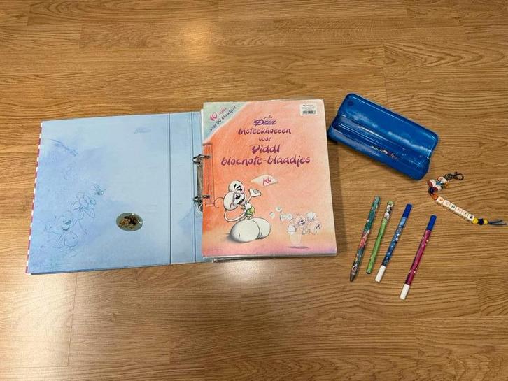 Diddl verzamel album ,zie omschrijving , pennen met bakje, Verzamelen, Diddl, Zo goed als nieuw, Papier, Kaart of Schrift, Ophalen
