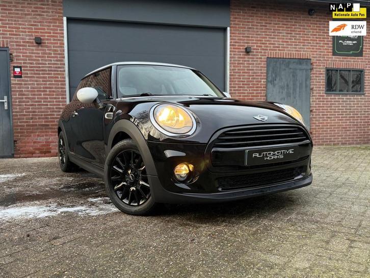 Mini Cooper 1.5 Business | 2017 | Automaat | 131.000 km NAP, Auto's, Mini, Bedrijf, Te koop, Cooper, ABS, Airbags, Airconditioning