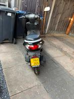 Peugeot Kisbee Scooter met windscherm (kapschade), Fietsen en Brommers, Brommers | Peugeot, Ophalen, Gebruikt, Maximaal 45 km/u